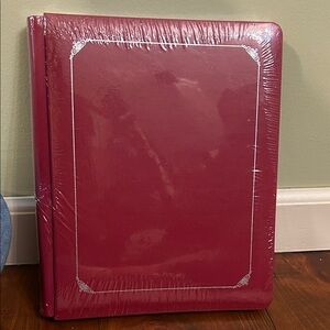NWT Creative Nemories 8.5” x 11” Red Photo Album with Silver Detailing